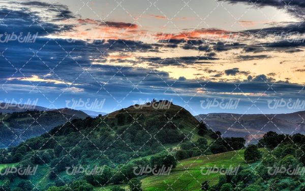 تصویر با کیفیت چشم انداز زیبای کوه همراه با منظره دیدینی و طبیعت زیبا