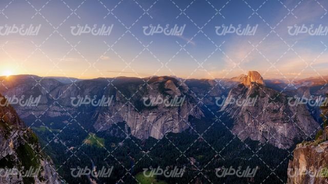 تصویر با کیفیت کوه همراه با چشم انداز زیبایی طبیعت و کوهستان