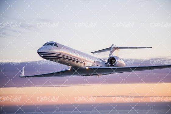 تصویر با کیفیت هواپیما همراه با هواپیمای شخصی و جت اختصاصی