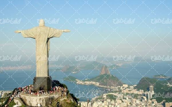 تصویر با کیفیت مجسمه آزادی همراه با جاذبه گردشگری و کشور برزیل