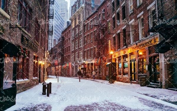 تصویر با کیفیت فصل زمستان همراه با عکس شهر و ساختمان