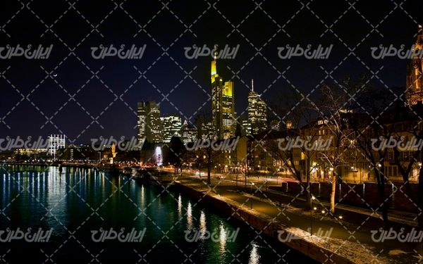 تصویر با کیفیت سازه شهری همراه با عکس شهر و ساختمان